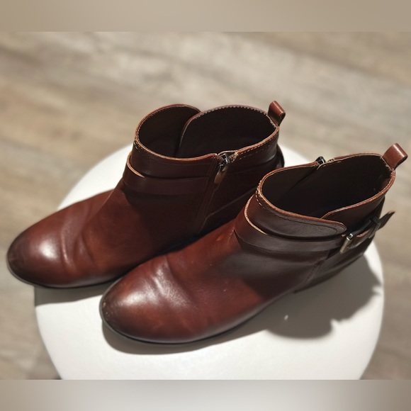 Vince Camuto Peamer Booties - Picture 3 of 13
